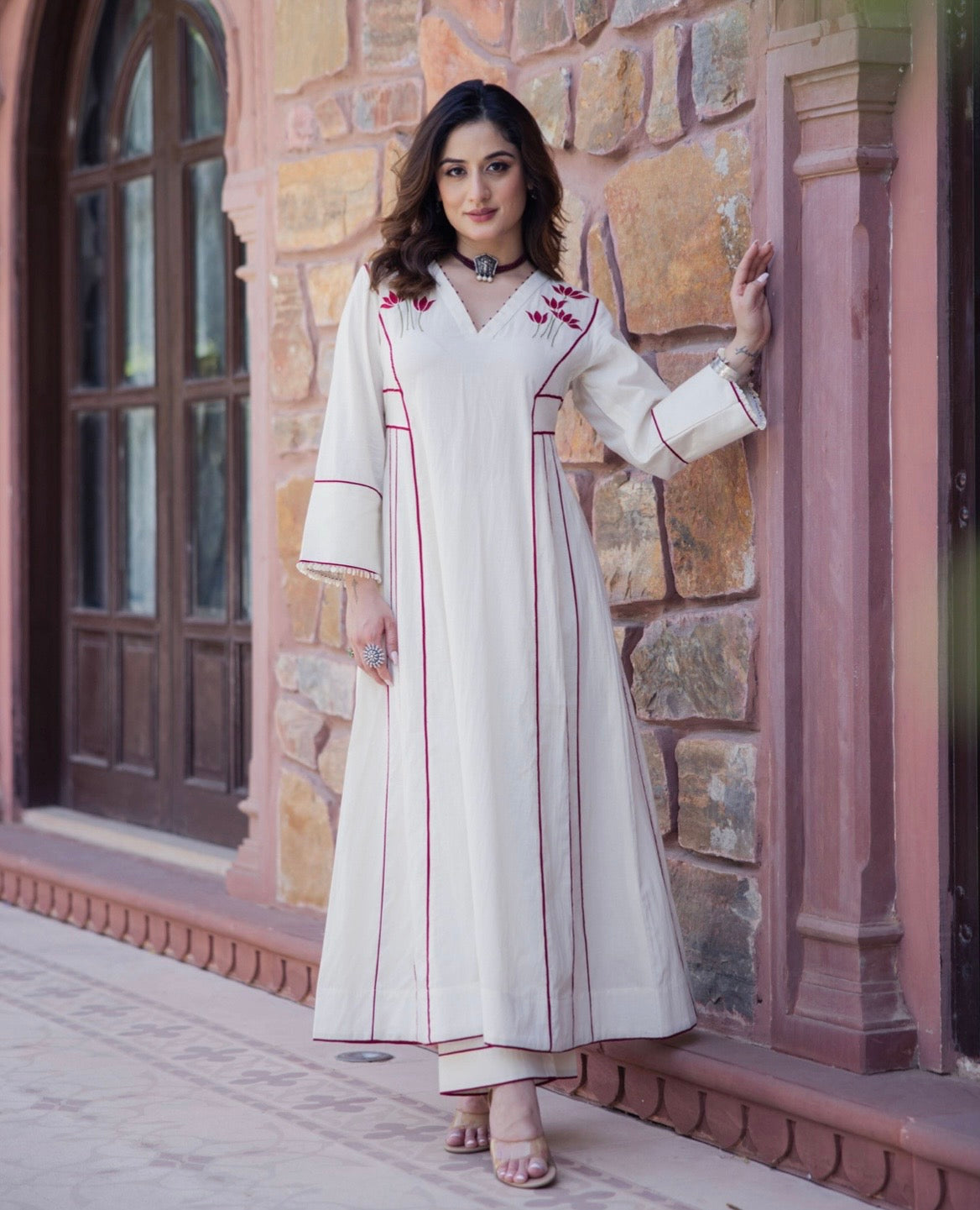 Kaira Off-White Emroidered Kurta Set