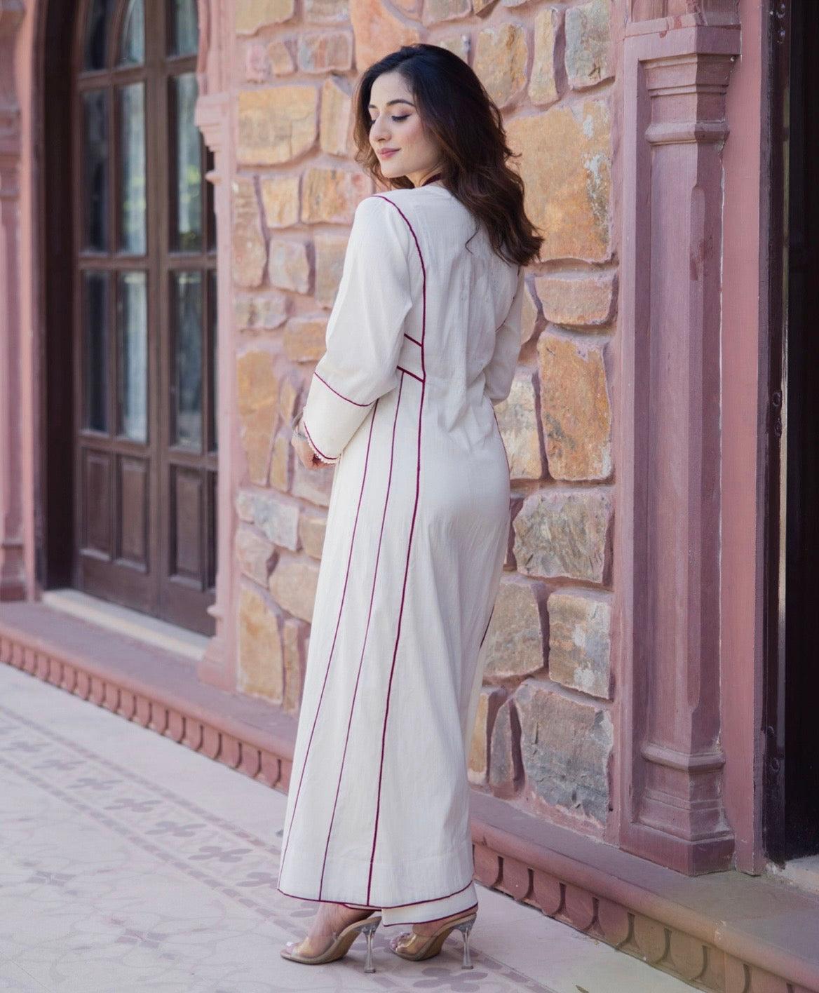Kaira Off-White Emroidered Kurta Set