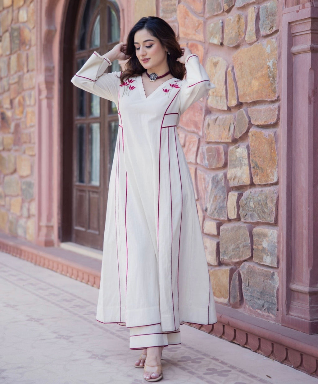 Kaira Off-White Emroidered Kurta Set