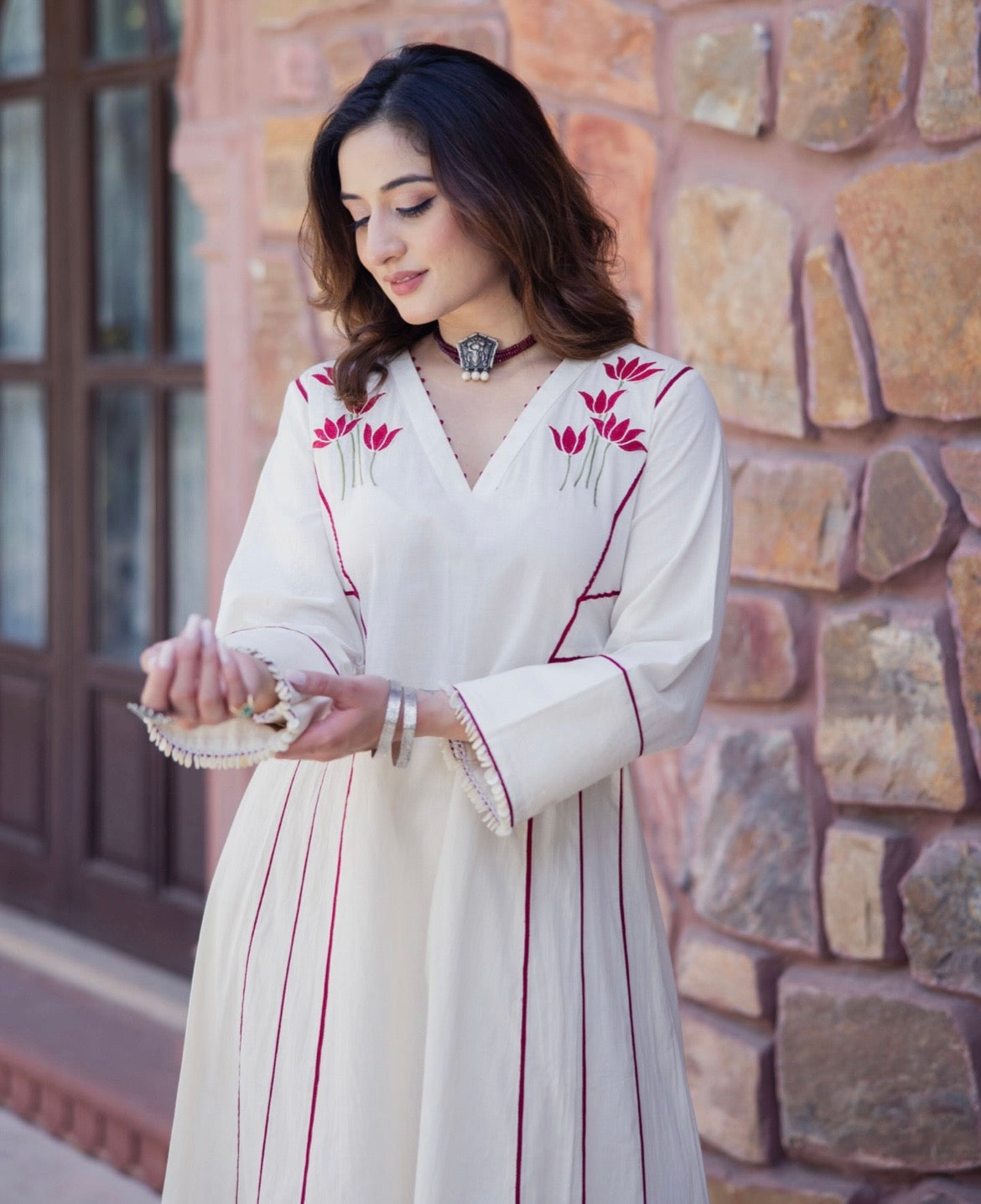 Kaira Off-White Emroidered Kurta Set